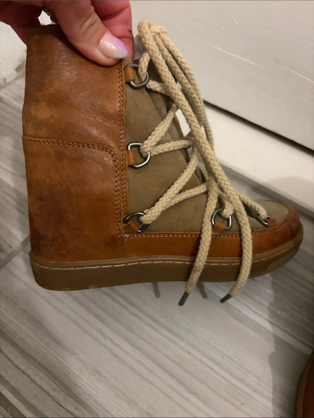 Isabel Marant Nowles Tan & Cream Lace-Up Shearling Winter Boots - Picture 5 of 11